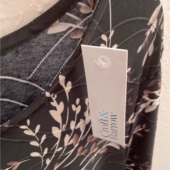 NWT Croft & Barrow Women's Black and Tan Floral Long Sleeve Blouse - Picture 6 of 7